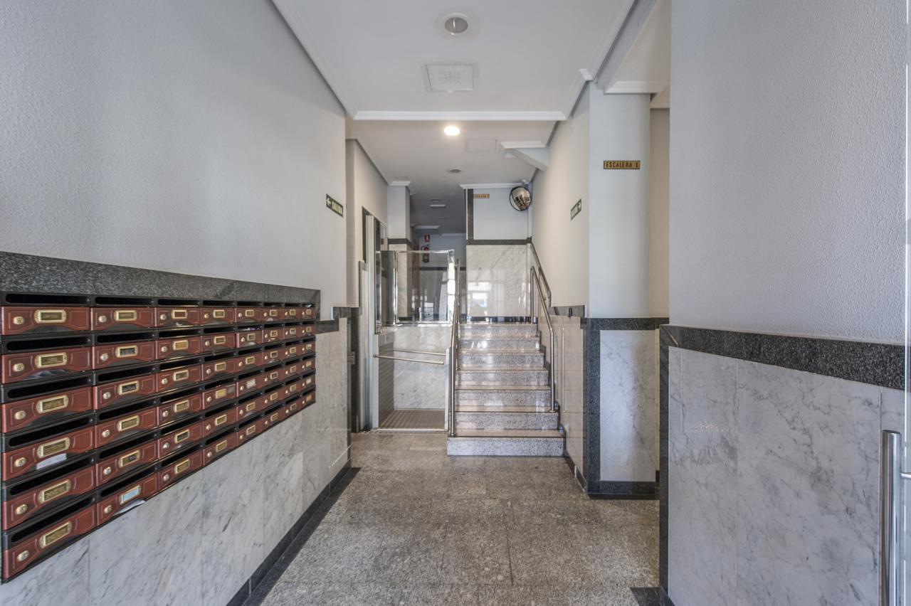 Appartement Plaza De Castilla Ii - Modernidad Y Confort En *